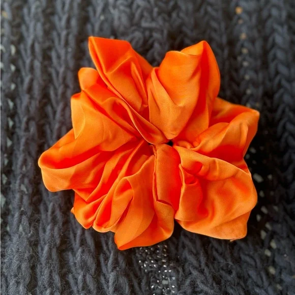 Happy Halloween Themed Pouch and Accessories Set - Picture 7 of 12